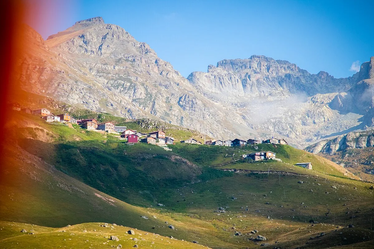 Doğu Karadeniz Ulaşım Rehberi — Havalimanı, Otobüs, Araç Kiralama